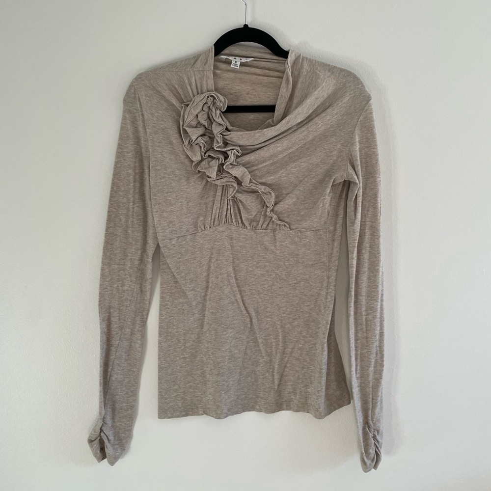Cabi top